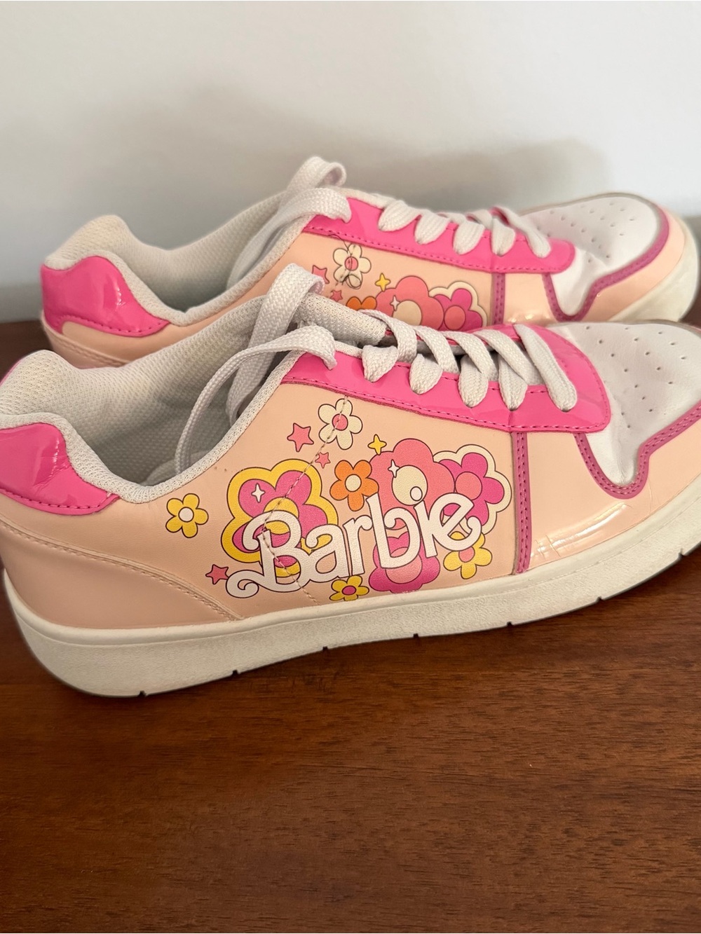 Barbiecore Pink Flower Graphic Low Top Platform Style Sneakers Size 8